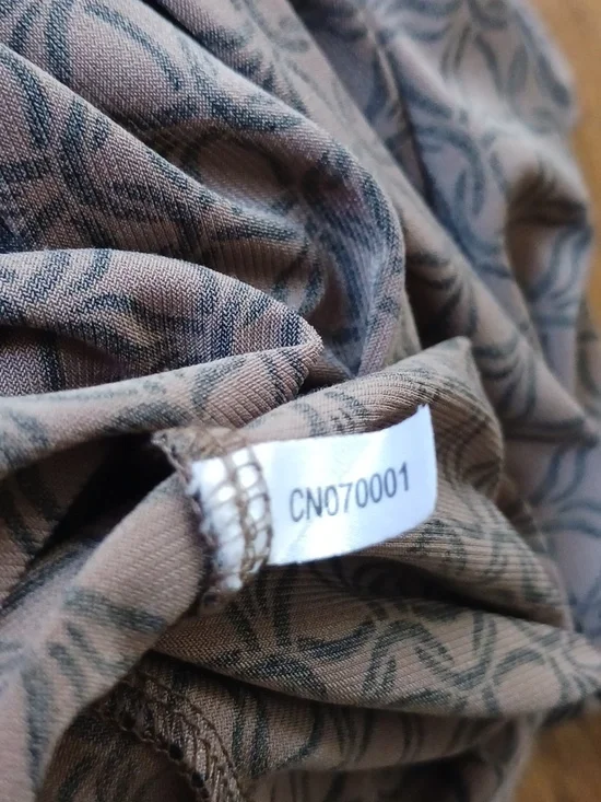 NEW YORK & CO Short Sleeve Dress Cinch Wrap Belt V Neck Knee Length Print Size S - Picture 12 of 13